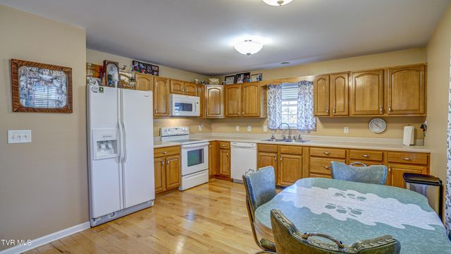 1626 Highway 91 Apt 2, Elizabethton, TN 37643