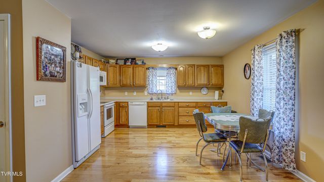1626 Highway 91 Apt 2, Elizabethton, TN 37643