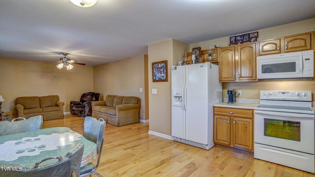 1626 Highway 91 Apt 2, Elizabethton, TN 37643