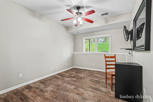 2320 Red Oak Court, Grand Rapids, MI 49504