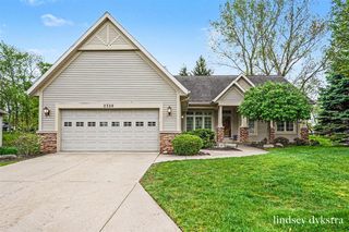 2320 Red Oak Court, Grand Rapids, MI 49504