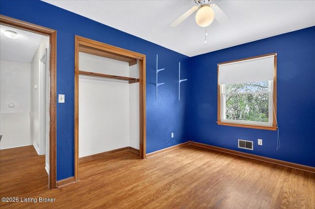 7618 Greenfield Ave, Louisville, KY 40214