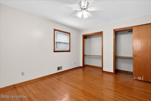 7618 Greenfield Ave, Louisville, KY 40214