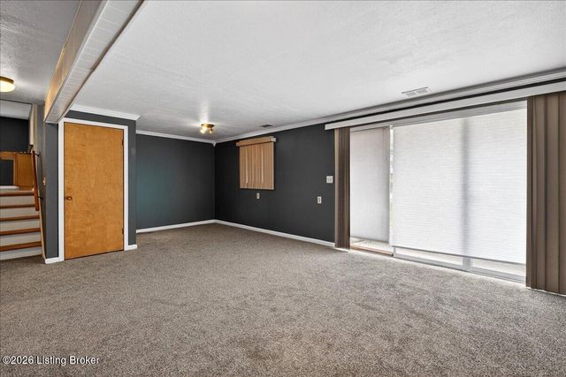 7618 Greenfield Ave, Louisville, KY 40214