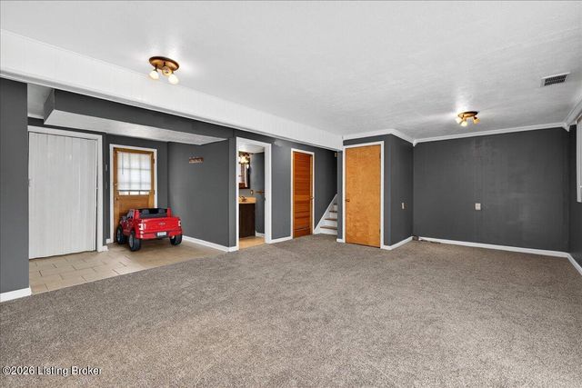 7618 Greenfield Ave, Louisville, KY 40214