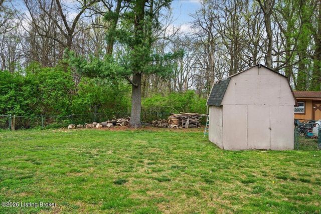 7618 Greenfield Ave, Louisville, KY 40214