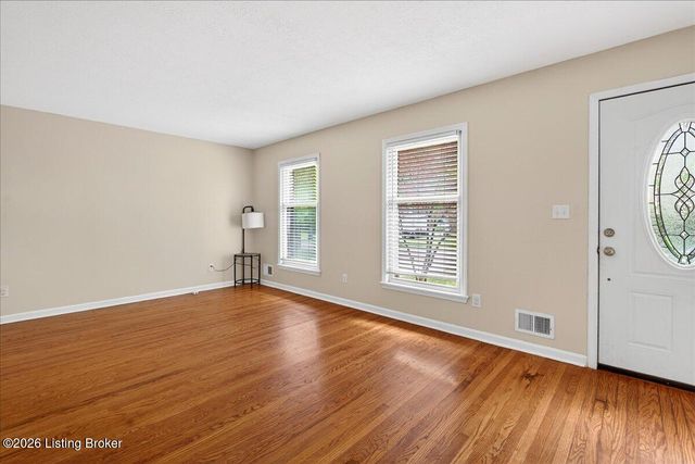 7618 Greenfield Ave, Louisville, KY 40214