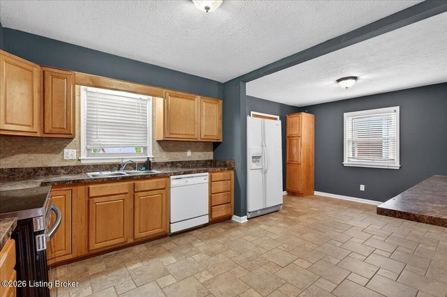 7618 Greenfield Ave, Louisville, KY 40214