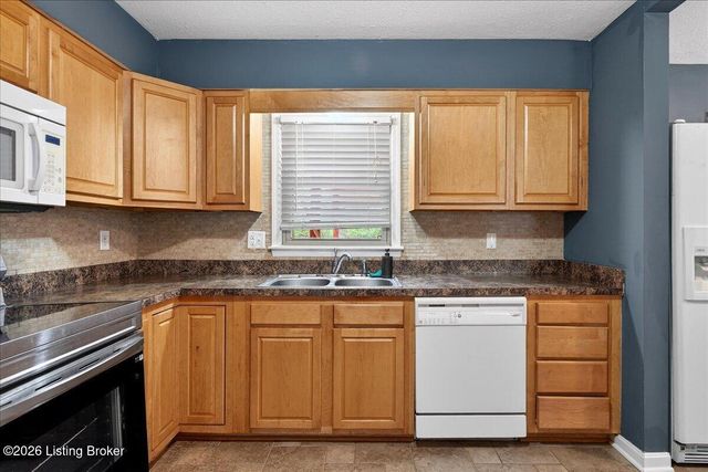 7618 Greenfield Ave, Louisville, KY 40214