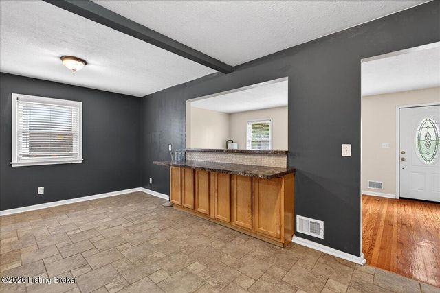 7618 Greenfield Ave, Louisville, KY 40214