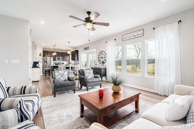 475 Williamsburg Dr, Mt Washington, KY 40047