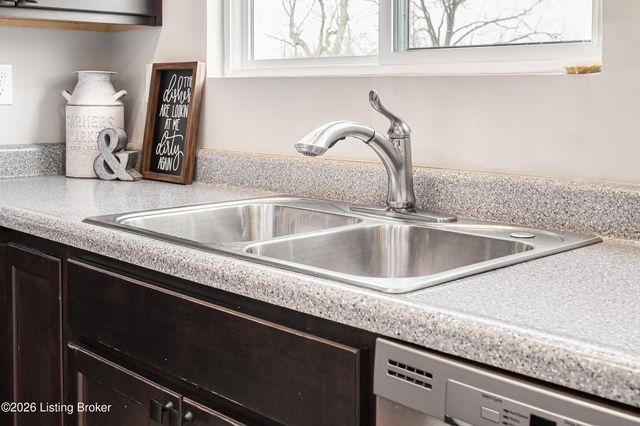 475 Williamsburg Dr, Mt Washington, KY 40047