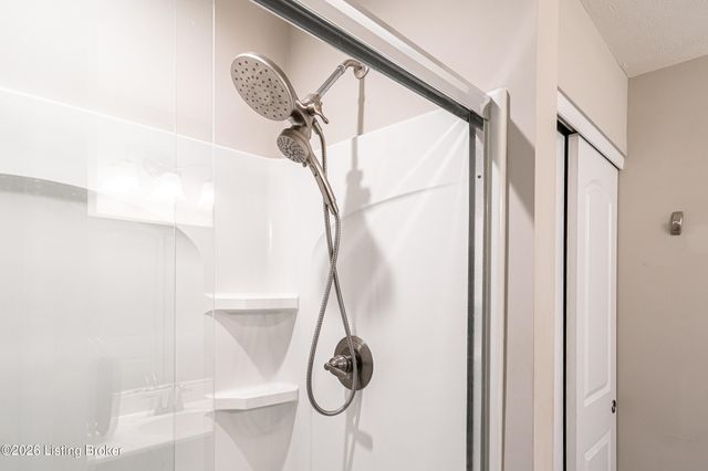 475 Williamsburg Dr, Mt Washington, KY 40047