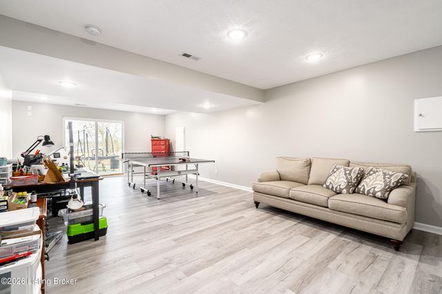 475 Williamsburg Dr, Mt Washington, KY 40047