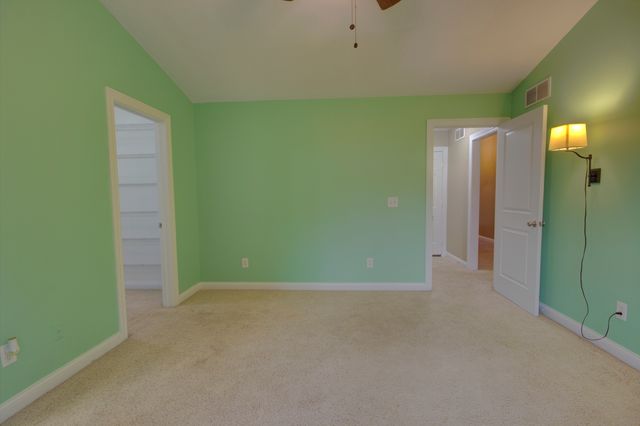 2215 W 59th Street, Davenport, IA 52806