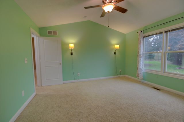 2215 W 59th Street, Davenport, IA 52806