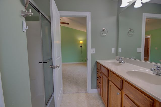2215 W 59th Street, Davenport, IA 52806