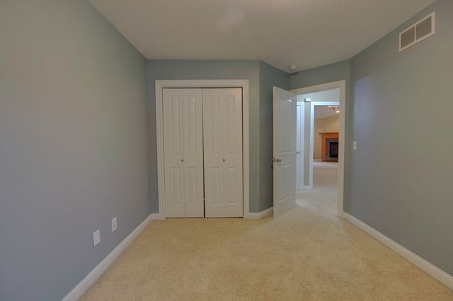 2215 W 59th Street, Davenport, IA 52806