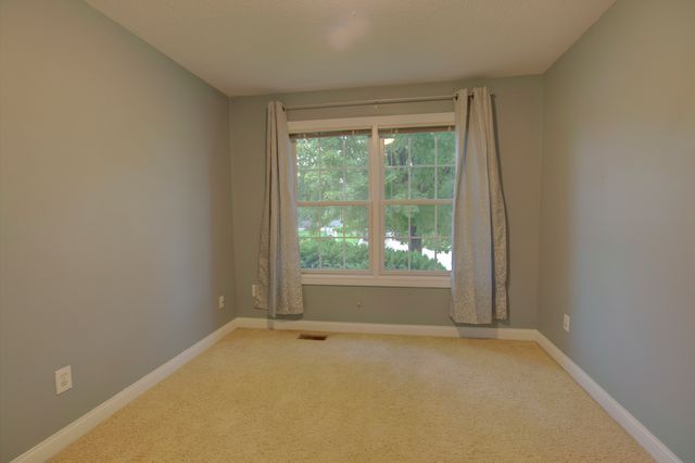 2215 W 59th Street, Davenport, IA 52806