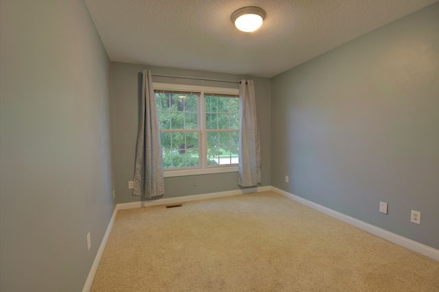2215 W 59th Street, Davenport, IA 52806