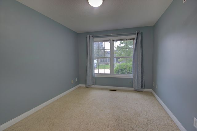 2215 W 59th Street, Davenport, IA 52806