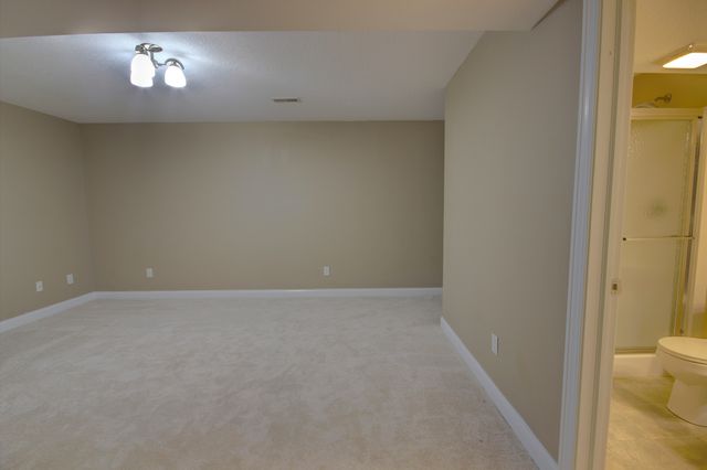 2215 W 59th Street, Davenport, IA 52806