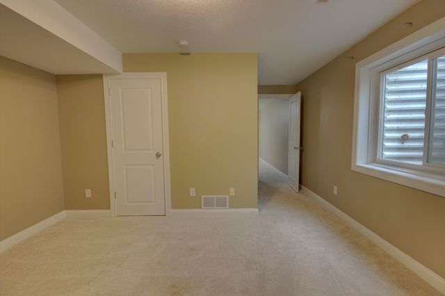 2215 W 59th Street, Davenport, IA 52806