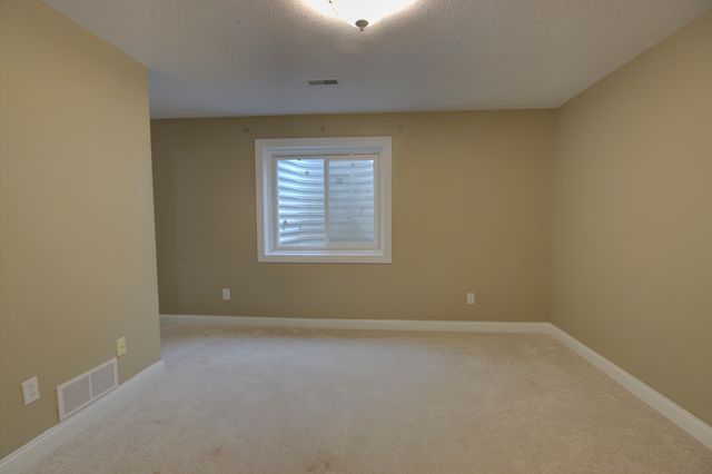 2215 W 59th Street, Davenport, IA 52806