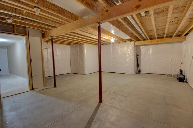 2215 W 59th Street, Davenport, IA 52806