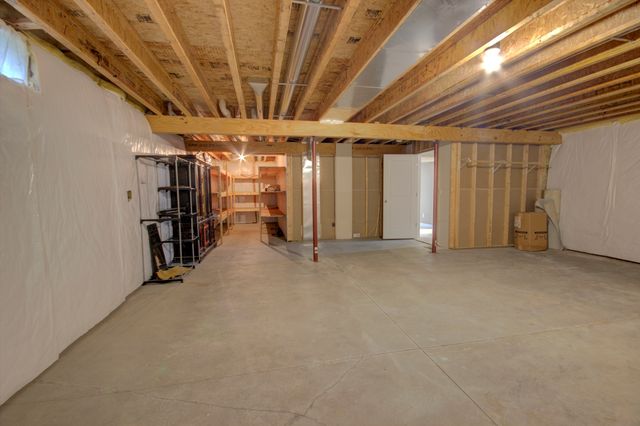 2215 W 59th Street, Davenport, IA 52806