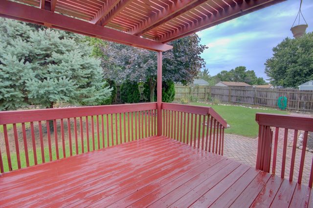 2215 W 59th Street, Davenport, IA 52806