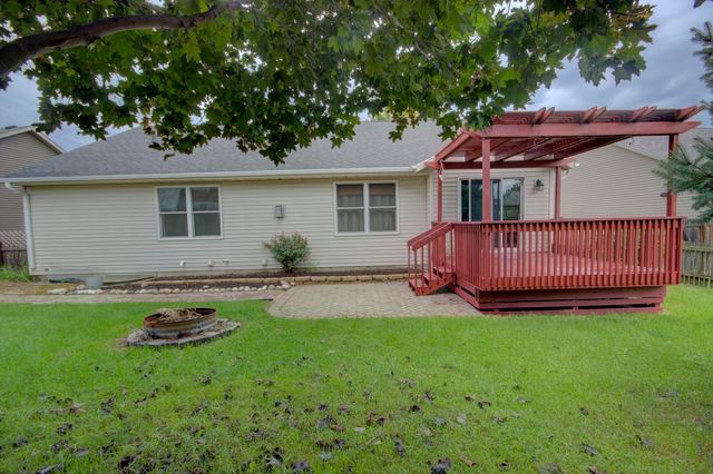 2215 W 59th Street, Davenport, IA 52806