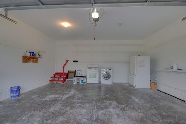 2215 W 59th Street, Davenport, IA 52806