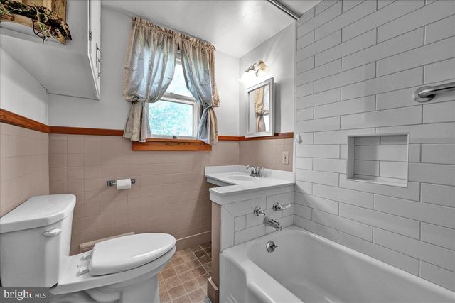 1910 E CUMBERLAND, Lebanon, PA 17042