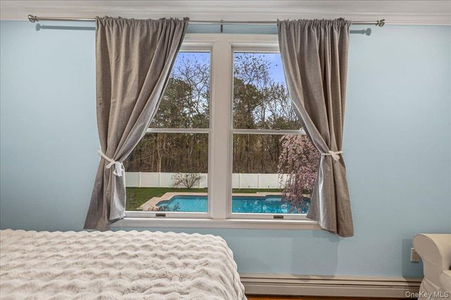 79 White Pine Way, Medford, NY 11763