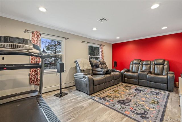 79 White Pine Way, Medford, NY 11763