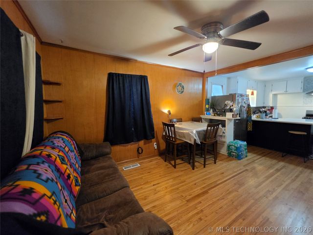 4016 S 23rd West Avenue, Tulsa, OK 74107