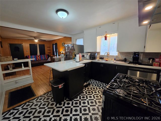 4016 S 23rd West Avenue, Tulsa, OK 74107