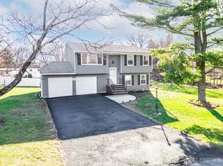 160 Stratton Street, Piscataway, NJ 08854