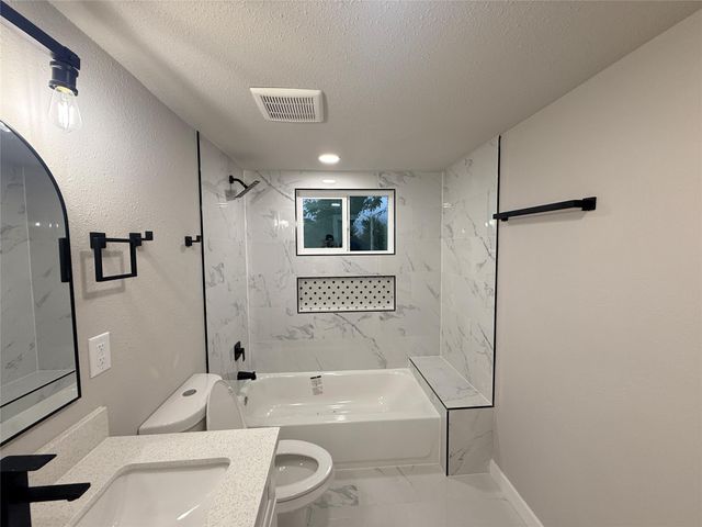 5238 Pease St 4, Houston, TX 77023