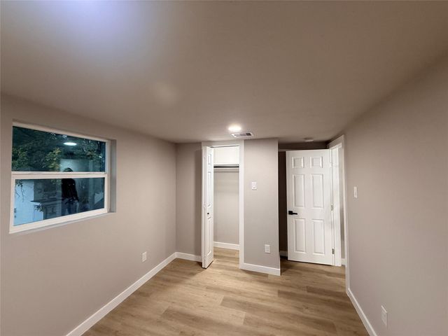 5238 Pease St 4, Houston, TX 77023