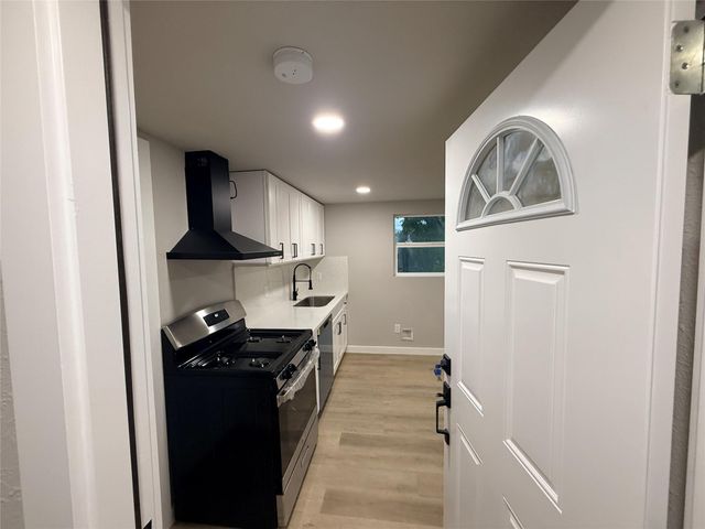 5238 Pease St 4, Houston, TX 77023