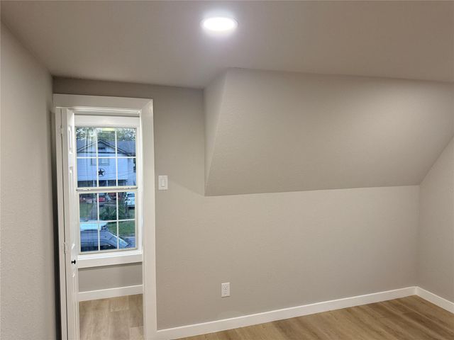 5238 Pease St 4, Houston, TX 77023