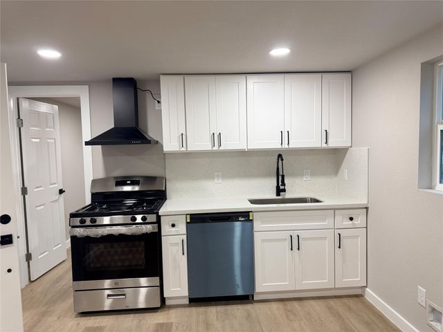 5238 Pease St 4, Houston, TX 77023