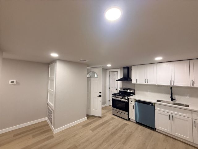 5238 Pease St 4, Houston, TX 77023