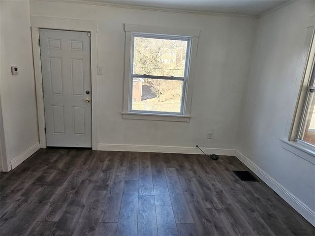 2072 Boggs Ave, Wilkinsburg, PA 15221