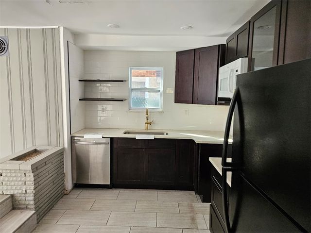 2072 Boggs Ave, Wilkinsburg, PA 15221