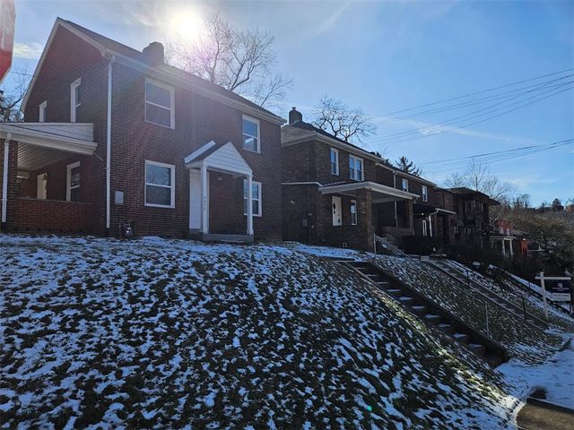 2072 Boggs Ave, Wilkinsburg, PA 15221