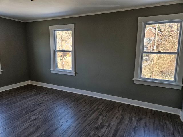 2072 Boggs Ave, Wilkinsburg, PA 15221