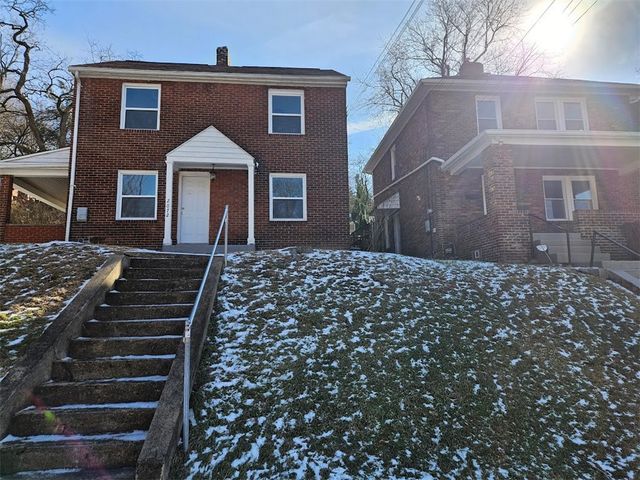 2072 Boggs Ave, Wilkinsburg, PA 15221